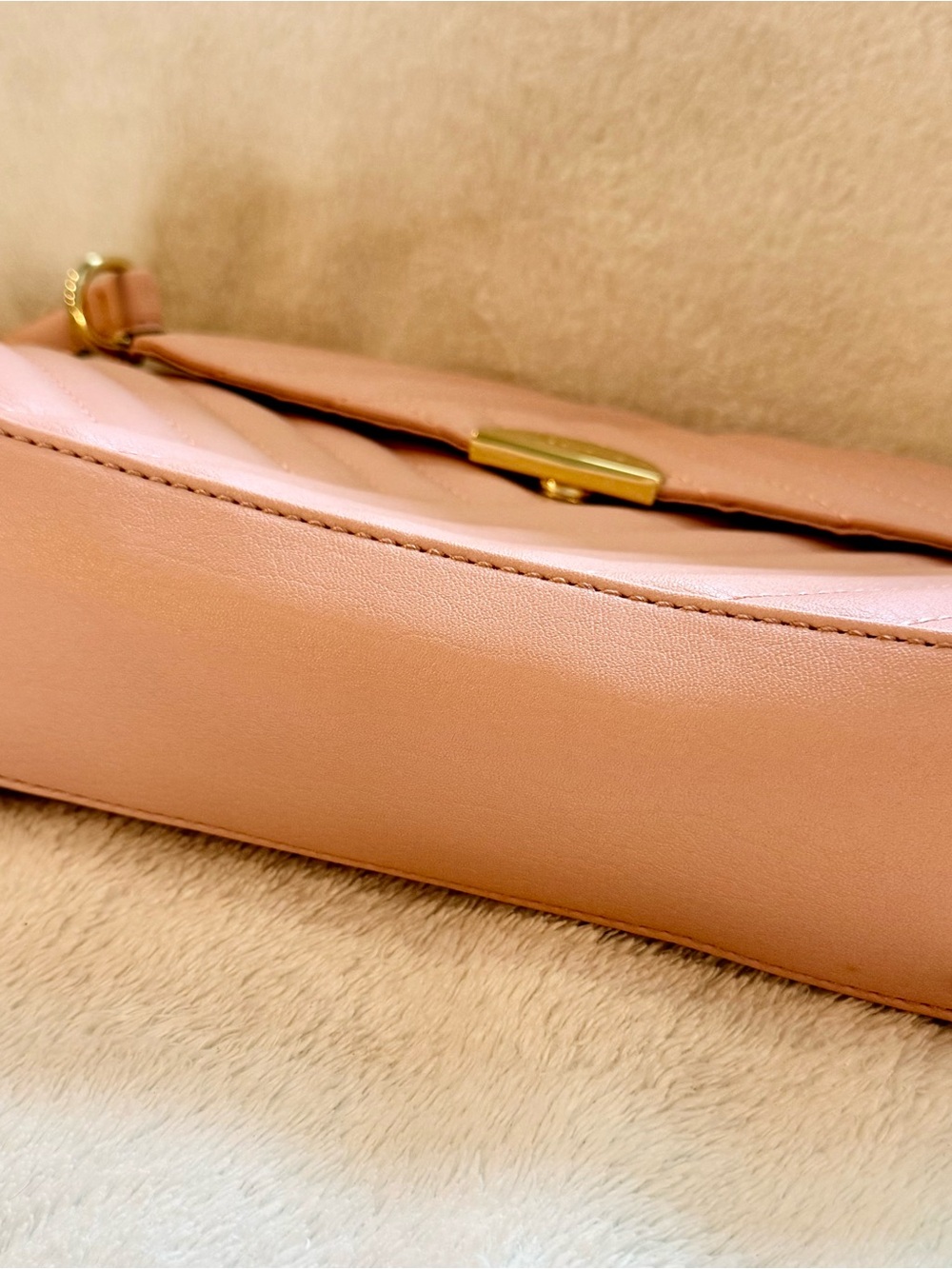 Liz Claiborne Pink Quilted Shoulder Bag with Gold Chain - Picture 6 of 11